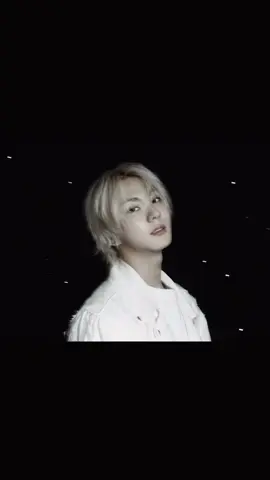 POV part 1: hari itu kamu resmi bercerai dengan seseorang bernama yang jungwon setelah kalian menikah selama 6 bulan. yang jungwon. CEO muda yg tampan, mapan, sukses. tapi tdk dengan rumah tangga nya bersama mu yg harus kandas karena kelakuan jungwon yg menyakiti mental dn fisikmu. ... kamu menikah di usia 20 tahun dn jungwon 25 tahun.  menikah bukan karena cinta tapi karena perjodohan dn wasiat dari orang tua mu sebelum mereka wafat. dari awal menikah sikap jungwon tdk pernah menunjukkan kasih sayang. tapi sebaliknya. bhkan di depan art dn satpam di rumah nya jungwon tdk segan-segan memaki dn menyiksamu dihadapan mereka.  bukan cuma itu. di depan sahabat nya sunoo dn jay beserta istri-istri mereka. jungwon sikap nya sama saja. hanya tdk main tangan didepan mereka.  mereka semua iba kepada mu? tentu saja. terlebih istri jay dn sunoo selalu prihatin melihat kamu dimaki depan mereka. tapi mereka tdk bisa berbuat apa-apa selain mengelus bahumu dn berkata ''sabar y/n. berdoa aja semoga jungwon berubah'' hanya itu yg mereka ucapkan saat jungwon td ada di depan mereka.  alasan jungwon selalu memaki dn menyiksamu? hanya karena wasiat perjodohan orang tua mu yg menurutnya konyol. karena. orang tua mu dn orang tua jungwon bersahabat sejak SMA. ... selama menikah pun kamu tdk disentuh dn jangan harap. kalian tidur terpisah. kesalahan sekecil apapun yg kamu buat bisa memicu amarah jungwon yg buat dia tdk terkontrol. satu hari. kamu td sengaja terpeleset di depan jungwun saat membawa kopi untuk nya. alhasil kopi itu tumpah mengenai jas nyabyg siap dipke kerja. jungwon langsung menyeretmu dn mrlengurungmu di kamar selama 3 hari tanpa makan. hanya minum. art di rumah dilarang iba kepada mu. dn kamu selalu diminta memakai baju tertutup saatvada acara keluarga besar jungwon. untuk menutupi kekejamannya. dn setelah 6 bulan kamu mencobsla bertahan. dn runtuh sudah pertahanan mu. ... kamu mengurus surat cerai itu diam-diam. dengan segala bukti bukti yg ada. namun. kamu tdk menuntut jalur hukum karma kamu tdk mau merusak reputasi jungwon. dn sore itu saat jungwon sudah pulang. dia tdk mendapati kehadiran mu di rumah. dia mencarimu ke tiap sudut rumah namun nihil. tdk ada. diavberteriak memanggil namamu berkali-kali tapi tdk ada jawaban.  dn saat jungwon ke kamar mu ia menemukan amplop besar. isinya. surat cerai kalian berdua yg sudah ketuk palu dn seoucuk surat.  isi surat nya: untuk suamiku jungwon... jika kamu menemukan surat ini berati aku sudah tdk di rumah. maafkan aku. aku harus meninggalkan mu. bukan berati aku tdk cinta tapi aku lelah. lelah dn trauma. lelah bersandiwara depan semua orang klo rumah tangga kita baik-baik saja. terutama keluarga mu. aku td egois. tapi aku butuh menyelamatkan diriku sendiri. jika kamu tdk bhagia denganku biarkan aku pergi jauh dari kamu sejauh mungkin. dn jangan cari aku. maafkan aku blum bisa jadi istri yg baik yg kami llu inginkan. dn jika satu hari nnti kamu menemukan penggantiku. jangan sakiti dia. cukup aku wanita pertama dn terakhir yg menerima semua perlakuanmu. cukup aku. satu hal yg harus kamu tau jungwon. aku sudah memaafkanmu. tapi. aku butuh pergi karena trauma atas kelakuanmu. dn ingat. jangan cari aku. salam kim y/n... lanjut?? #jungwonenhypen #pov #fyp  ramein dulu yuk baru lanjut 💞💞
