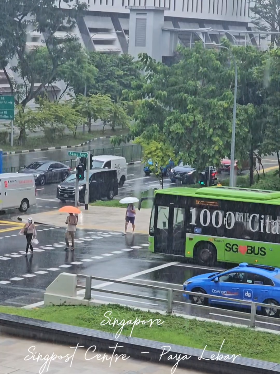 Tempat makan favorit kalian di area sini dimana? Aku kalo ke daerah ini, biasanya makannya di Bebek Goreng Pak Ndut - Singpost Centre. Ada tempat makan enak mana lagi ya di dekat2 sini? #orangindonesiadisingapura  #singpostcentre  #singpost_payalebar  #payalebar  #payalebarsquare  #singaporeforeveryone  #bebekgorengpakndut  #indonesianinsingapore 