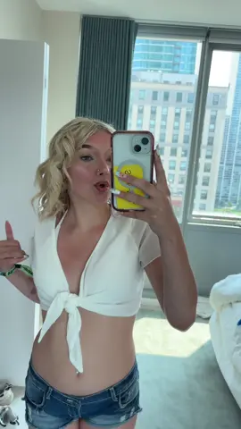 everyone convinced me to switch to the bud light stage for A$AP and i don’t think I’ve felt this kind of sadness and regret ever in my life… 💔 he played many bangers though. @Team Sabrina @Sabrina Carpenter I have 15 minutes and a spare hotel key send my queen over PLEASE PLEASE PLEASEEEE #lollapalooza #lollapaloozaday4 #asaprocky #sabrinacarpenter #pleasepleaseplease 
