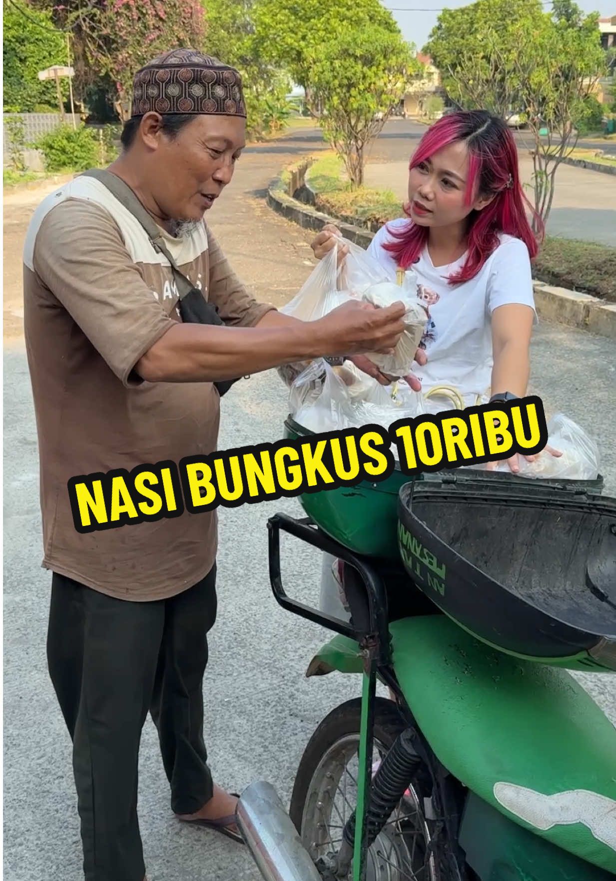 Nasi bungkus pak agus,cuz di order guys #garagaragina #longervideos #kulinercikarang #lippocikarang 