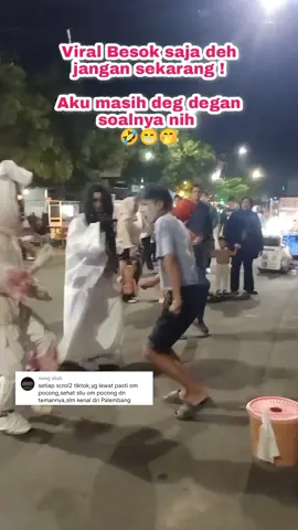 Tolong jangan viral hari ini, Besok saja viral nya ya ?  Tapi , Kalau sudah terlanjur, ya gak apa apa deh 🥰 🤣😁  Pocong viral Indramayu  #fyp #viral #pocongviral #poconglucu #pocongjoged #poconggaul #pocongdj #pocongmodern #pocongindramayu #pocongjembetkaret #pocongjembet #pocongganjen #joged #jogedviral #jogedlucu #lucu #jogedpocong #alunalun #alunalunindramayu  #trendingnow #wewe #wewegombel #cosplay #badut #viralreels #trendingnow #karnavalsctv #karnavalindramayu #sctvindramayu