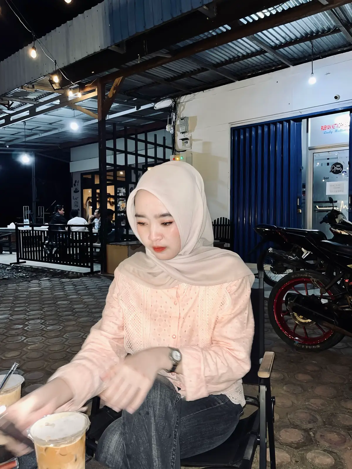 🌸🎀🩷💅🏻  #fouryoupage #fyp #xyzbca #fotogeser #fyppppppppppppppppppppppp #fypage #nongki #cewe #cewekcantik #fypdong 