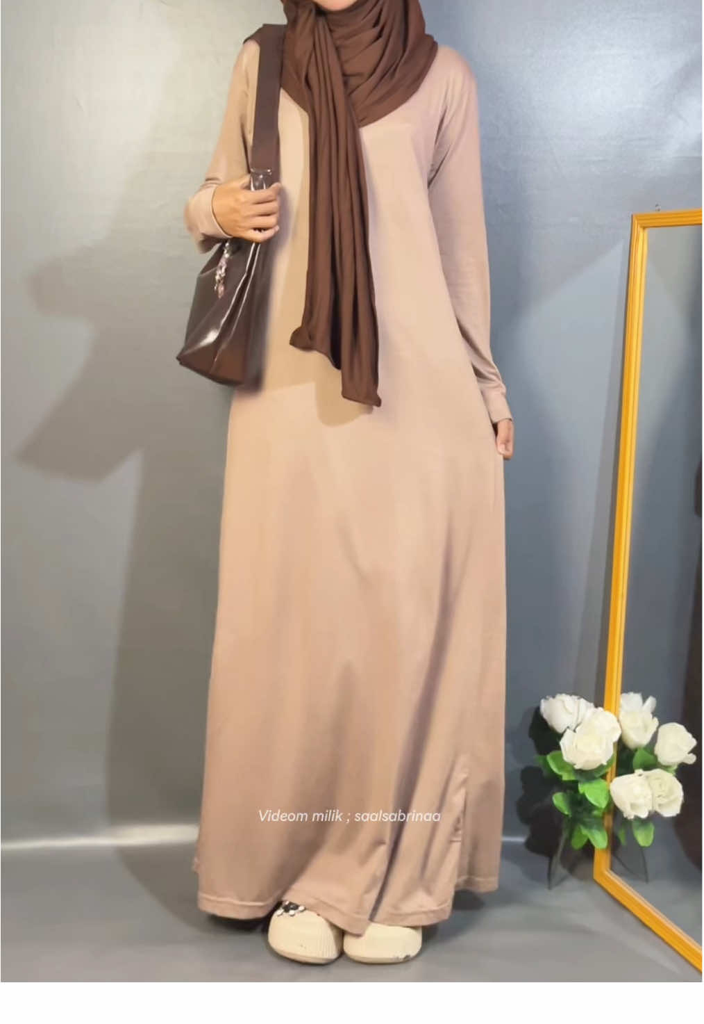 Wajib punya sih inner dress ini pasti kepake banget yaa, multi fungsi pokoknya✨.                      Inner dress yang aku pake dari @INNERLY #innerly #inner #innerdress #innerdressrayon #innerly #innerdressmurah #innerdresswanita #innerdresstiktokshop 