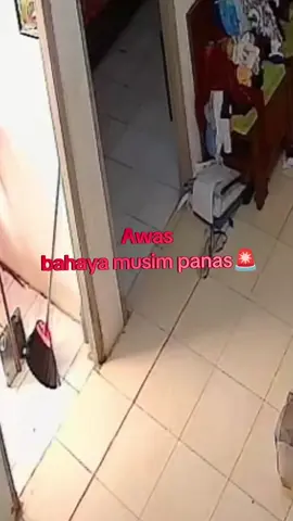 kena hati hati kak #penutupbawahpintu #ularmasukrumah 