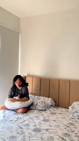 Fisik ku baik2 saja, hatiku tydack. Hatiku terpoteque krn Mamaku besok pulang k Bali 😭