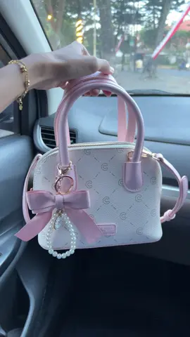 #taswanita #coraldaisy #tasselempangwanita #slingbagwanita #handbagwanita #tascantik 