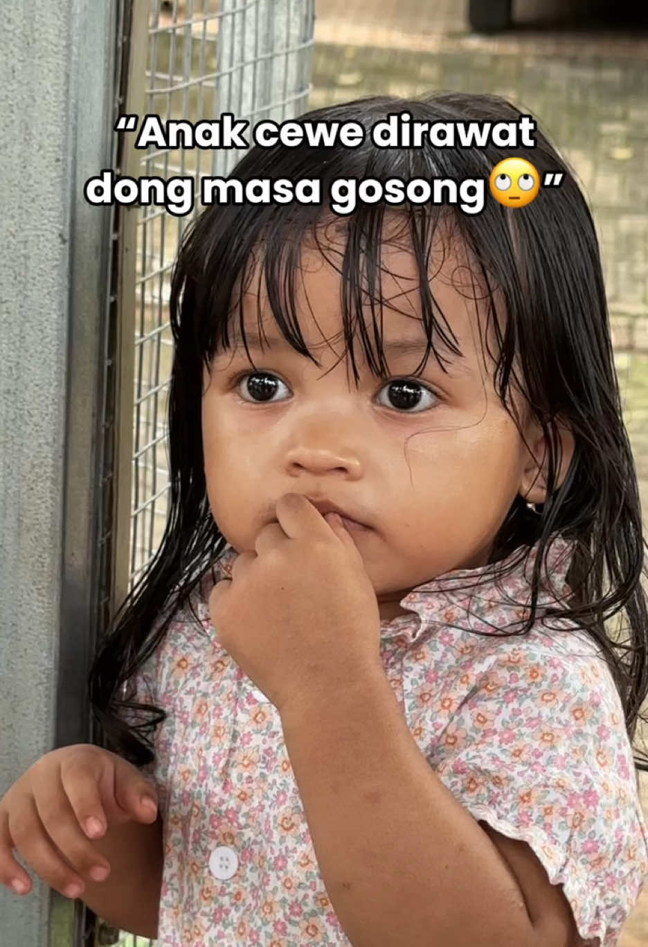 🗣️”Anak cewek dirawat dong masa gosong” Oke, sekarang udah glowing, sehat, dan rambutnya makin lebat 💁🏻‍♀️ Karena sekarang aku udah nemuin perawatan lengkap yang cocok banget buat si kecil dari ujung rambut sampai kaki! 🤩 Yuk klik keranjang kuning sekarang 🙌🏻 #skincareanak #skincareanakaktif #purelaskincareanak #purela #kiddycarepurela #paketskincareanak 