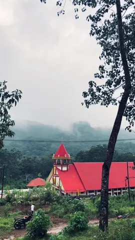 Gereja Katolik Dengan Pemandangan Indah Di Cibal barat#tuhanyesusmemberkati #fyppppppppppppppppppppppp #masukberandafyp #nttpride🏝🔥fypシviral #manggarai_flores_ntt 