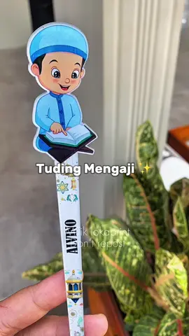 Yuk mengaji dan belajar membaca dengan tuding lucu ini 🤩 Tuding penunjuk berkarakter, bisa polosan, bisa custom nama anak atau bisa kirim desain sendiri juga yaa.. Bisa untuk souvenir, bisa untuk kado ultah sahabat, bisa juga pesan untuk acara madrasah/ikon TPA dan bisa buat anak jadi semangat mengaji 😇 Klik keranjang kuning sekarang! #GajianSale #PromoGuncang88 #tudingngaji #tudingakrilik #tudinglucu #tudinganak#tudingngajinama#tudingngajinama #tulungagungkotacethe #tulungagung24jam#tanjung #kalidawirtulungagung_jawatimur 