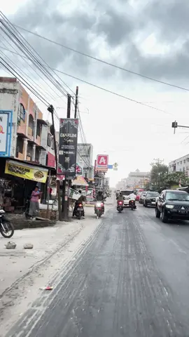 Angin kencang di Aek Kanopan#tiktokviral #fyp #aekkanopan #laburaku #sekitarlabura 