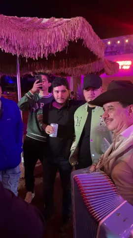 #losalegresdelbarranco ##pavelmorenooficial #losfarmerz🔥🔥 #edgardonuñez #amatitanjalisco #amatiteñagarden 