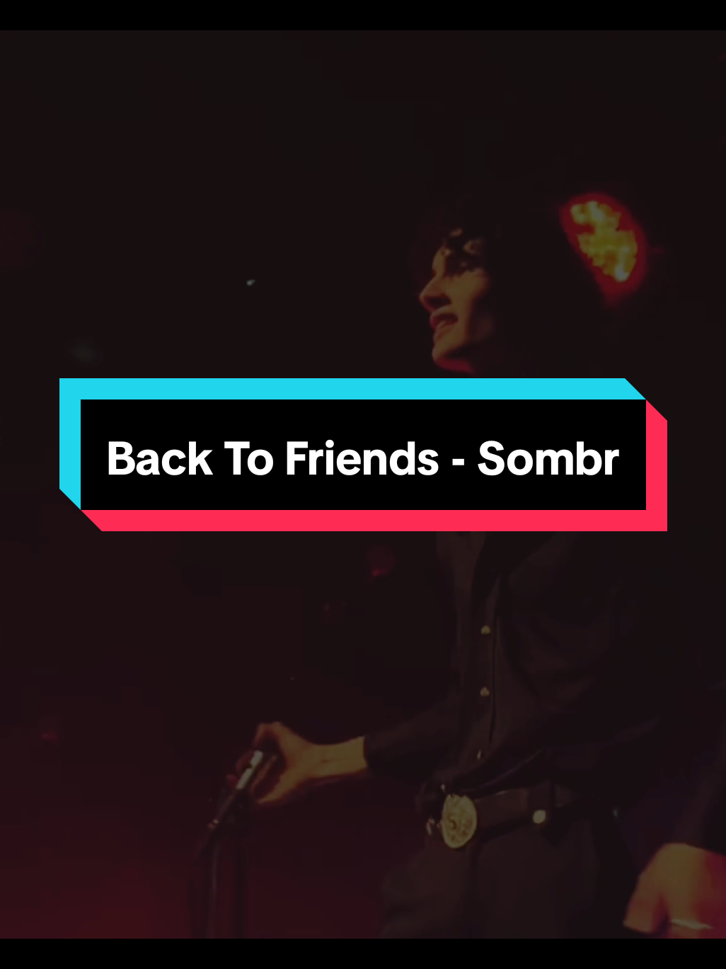 Dulu sedeket itu… sekarang lo liat gue kayak orang asing. 🎧 Back To Friends - Sombr #BackToFriends #Sombr #FYP #LirikGueBanget #EmoTok