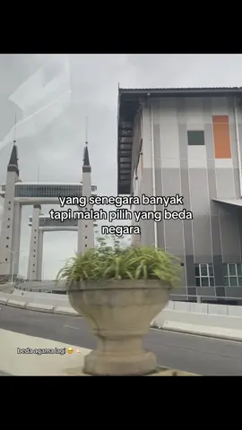 aduhh                                                                        #bedanegara #china #tiongkok #chinese #bedaagama 