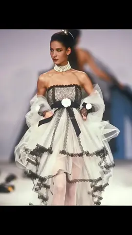 #vintage #chanel #fyp #dress #fashion #vogue #magazine #defiledemode #fypage 