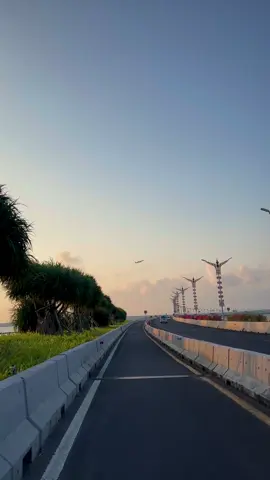 nge tol with u when? 🙃 #fypシ゚ #sunsetbali #aesthetic #ride #balivibes #tolbalimandara #bali 