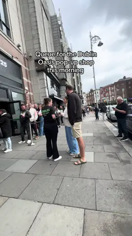 The queue for the Dublin Oasis pop-up shop this morning #dublin #ireland #irish #europe 