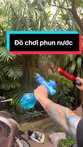 Đồ chơi phun nước súng nước giá ưu đãi nhé #dochoiphunnuoc #sungnuoc #sungnuocdien #dochoitreem #sungphunnuoc 