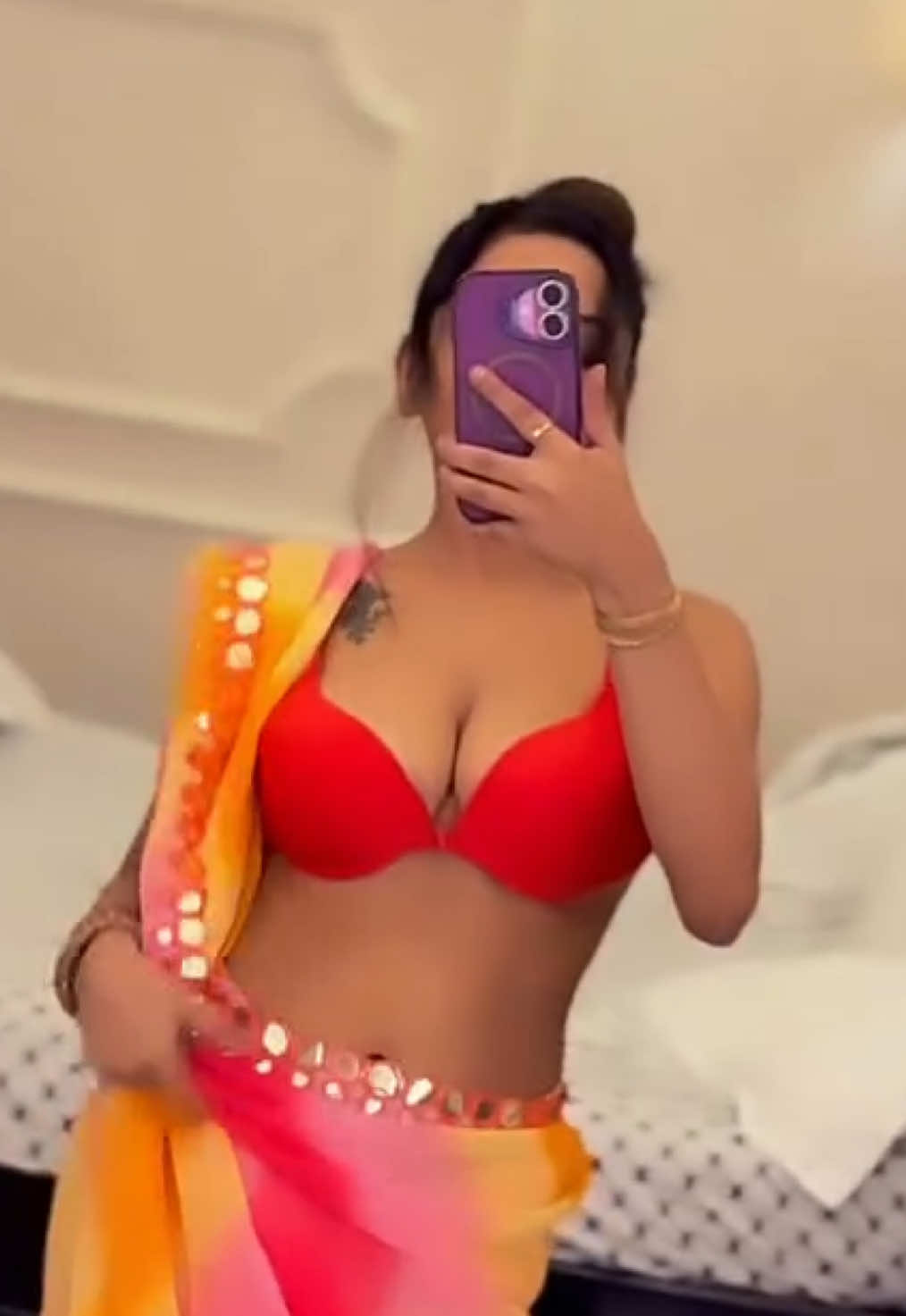 සාරිය ලස්සනම බ්‍රා එකට 😍#srilankangirl #srilankandance #tiktoksrilanka #srilanka #colombo #kandyandance #girlpower #dancevideo #trendingdance #tiktoktrend #tiktokdance #sinhale #beautifulgirls #lankanstylz #viralvideo #lankandancecrew #srilankatiktok #ceylonvibes #tendingvideo #viralvideo #trending #fyp #fypyou #hotmodel #actresses
