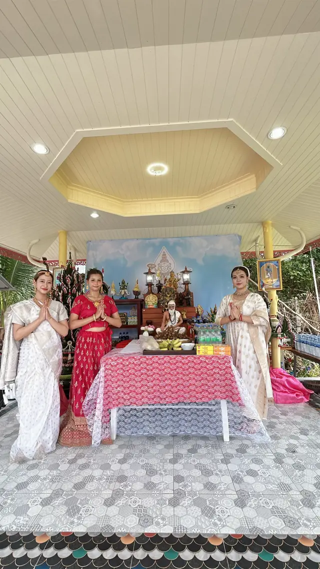 สาวงามแห่ง เฮือนแก้วทิพย์ #เฮือนแก้วทิพย์ #หมอเชื่อนครปฐม #ตำหนักแม่ #พระพรหม #เฮือนบายศรีแม่ศรีสุดา 
