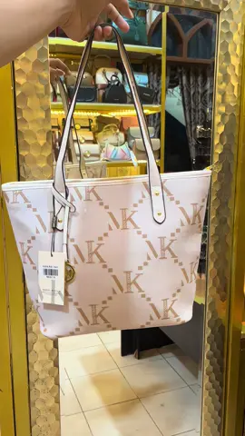 Rugi dong kalau kamu belum coba tas cantik yang satu ini  #tasselempangwanita #handbagwanita #taswanitaelegan #shoulderbagwanita 
