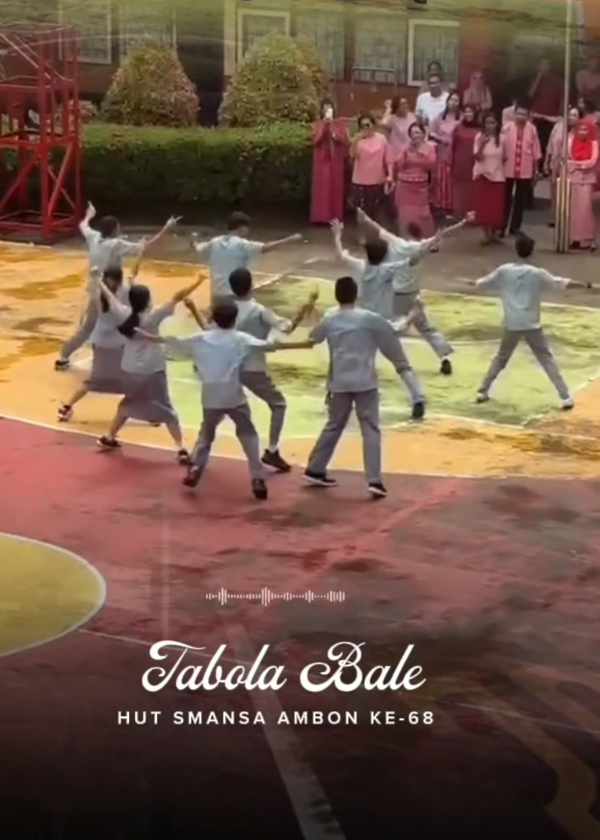 stop merasa kamu yg keren 😭 orng mereka yg dance kenapa kamu yg so keren 🤣🤣 • 🎥: nayla  🎧: ( Tabola Bale ) - Silet Open Up  • Follow & Tungguin update-an  video musik selanjutnya 📸🤩 #tabolabale #ambonpride🏝🔥 #ambontiktok  #music #fyp #musiclyrics #musiklirik #foryou #viraltiktok #fyppppppppppppppppppppppp #musikstory #xyzbcafypシ゚ 