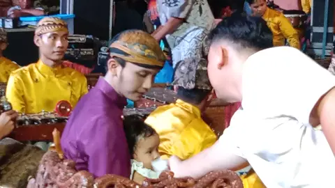 sabarnya masda akbar mom9ng dek Una