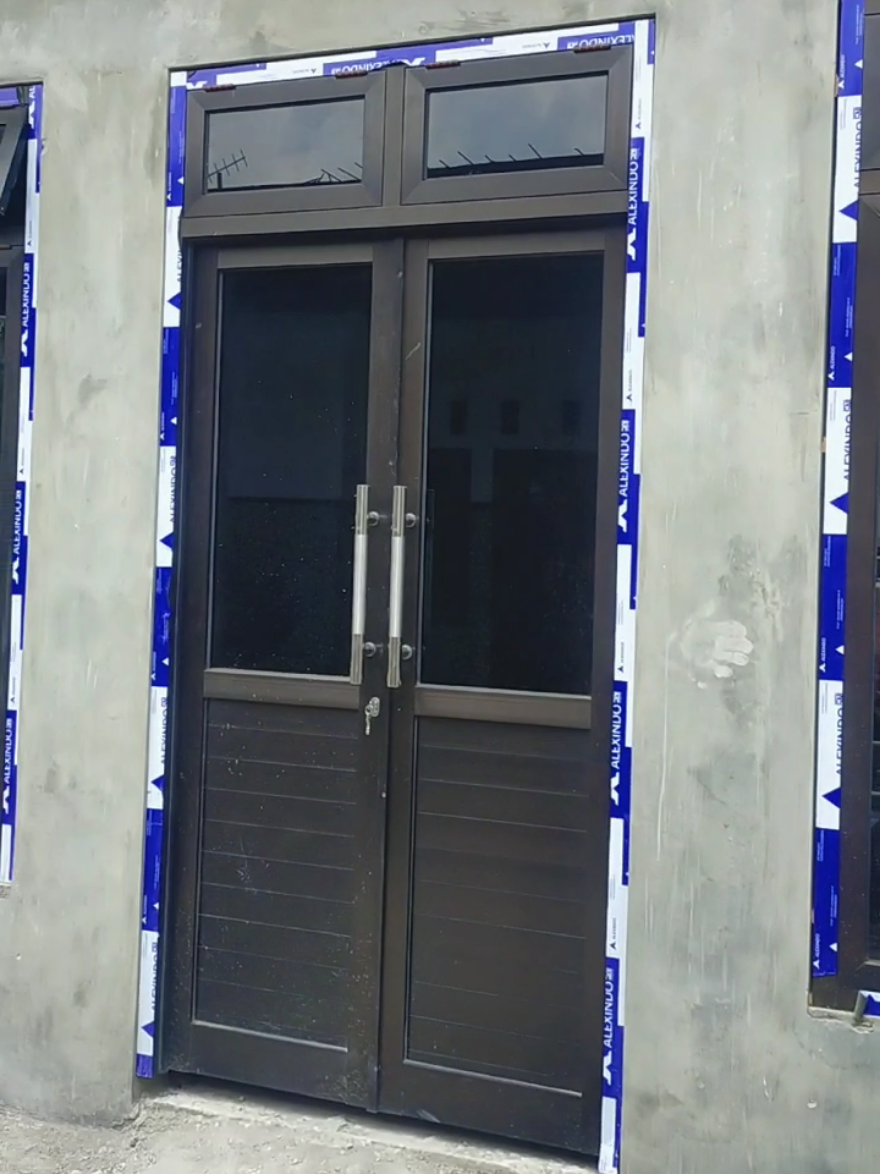 pemasangan pintu dan jendela di ds.bangsal  #aluminium #aluminiumkediri #pintualuminiumkediri #fyp #pintujendelaaluminium #pintualuminium #fypkediri #fyppppppppppppppppppppppp #jendelaaluminium #kebutuhanrumahtangga #kediri #pintukediri #jendelakediri #kusenaluminium #kusenaluminiumkediri 