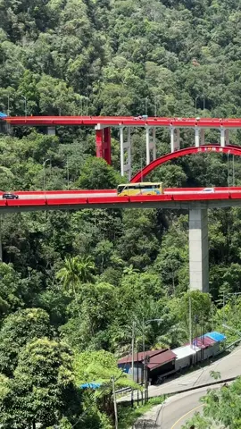 ✴️Bus Pariwisata melewati Flyover Over Kelok 9 yang menawan #ayonaikbus #buspariwisata #bustraveler #busindonesia #busmania #wonderfulindonesia #lewatberanda #fyp 