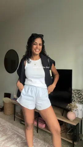 Happy August to those who celebrate (ft my sweater for the ac blast indoors) #outfit #OOTD #fitcheck #classicoutfit #outfitinspo @Emi Jay @EADEM @FRAME BRAND 