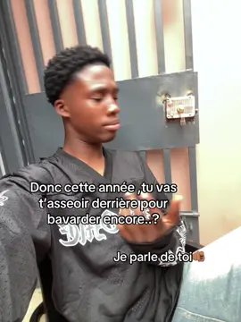 En tous cas cette année je veux m’asseoir devant svp les intello 🤓 