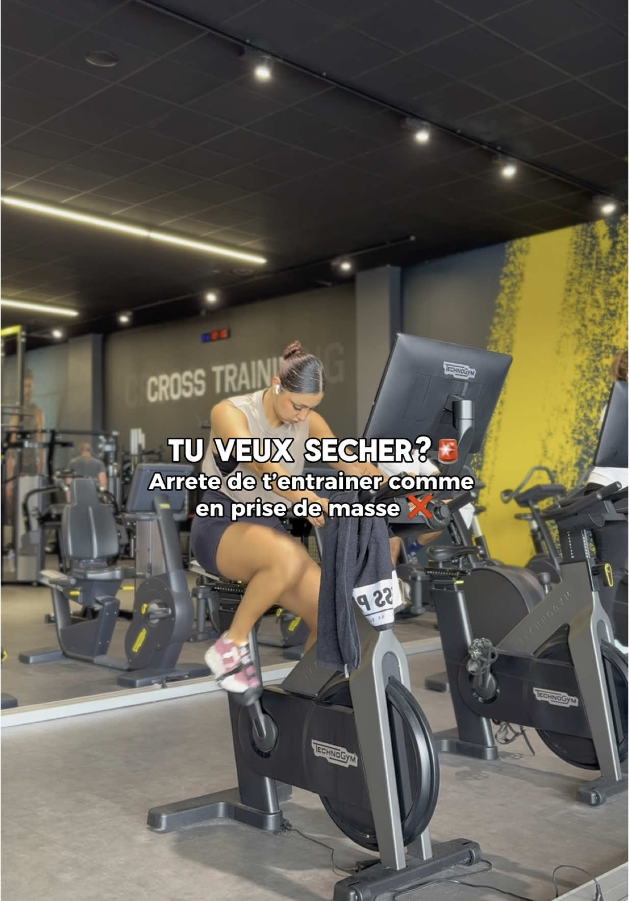 «Je ne comprends pas pourquoi je ne perds pas de gras »  Pas de souci je t’explique tous ici 🧩 #musculationfemme #pertedegras #Fitness #transformationphysique 