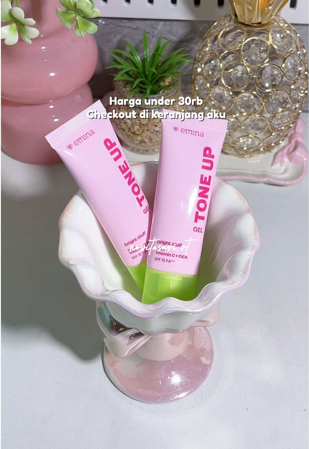 Pakai tone up gel cream emina bikin pangling #emina #toneup #toneupemina #moisturizeremina 