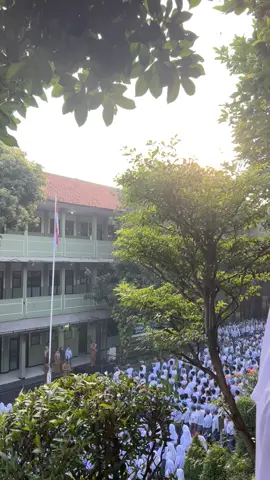 lebih baik disini…  Rumah kita sendiri ❤️ #fyp #smkn3kotabekasi #coftri 