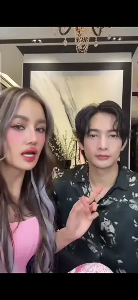 💄✨ NEW MIMI MATTE มินิแมทฝาดำ สูตรใหม่ เนื้อใหม่ สัมผัส บางเบานุ่มลื่น ”ทาเหมือนไม่ได้ทา“ เสิร์ฟให้ถึง 20 สี ทุกเฉด ทุกโทน #แมทนี้ยังไงก็ไม่หลุด ✔️สีชัด ติดทน กันน้ำ ไม่ติดแมส ไม่ติดแก้ว  ✔️ไม่แห้งตึง ไม่ตกร่อง ไม่แคร่ก ไม่ขุย ✔️มีบำรุงอัดแน่นจากสารสกัดธรรมชาติ รวมถึง Oil นานาชนิด ให้ปากเนียนนุ่ม ชุ่มชื้น ไม่แห้งคล้ำ 😍 เฉดสีสวย ให้เลือกใช้ง่าย ใช้ได้ทุกวัน! 🔥ราคาพิเศษเปิดตัว เพียงแท่งละ 119.- ✅ (ราคาปกติ 199.- ) #เทรนด์วันนี้ 