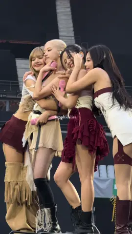 i love blackpink so much 😭😭💗 #DEADLINEINPARIS #BLACKPINK #JISOO #JENNIE #ROSE #LISA 