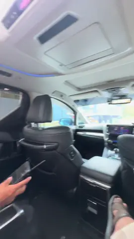Selalu Dia tengok je Dari luar Harini bawak dia jalan2 naik ALPHARD 🥹. Apa salahnya dia hari2 jaga Rumah kita Harini bawak jalan2