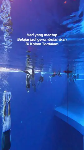 Mantap benerr 🫣🤭  Fun dive di kolam terdalam selesai latihan, mau ikutan?  🎥 @O.o @NUSANTARA FREEDIVE  #SerunyaFreediving #Freedive #Freediving #OlahragaTiktok #BelajarFreedive #kolamterdalam #sekolahfreedive 
