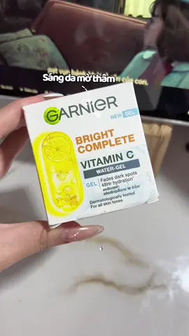 Bôi lên da nó mát và dưỡng ẩm tốt nữa #Garniervietnam #watergel #kemduongam #chamsocda #skincare #goclamdep #LearnOnTikTok 