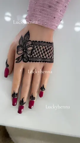 #luckyhenna #luckyhennadesigns #hennaart #henna #hennaya #france#strasbourg 