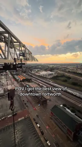 #foryou #fyp #foryoupage #fypシ゚viral #bluecollar #constructionworker #towercraneoperator #crane #towercrane #sunrise #fortworth 