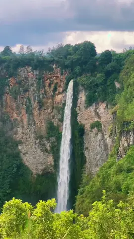 ⛰️💚 #sipisopiso #sipisopisowaterfall #wisatasumut 