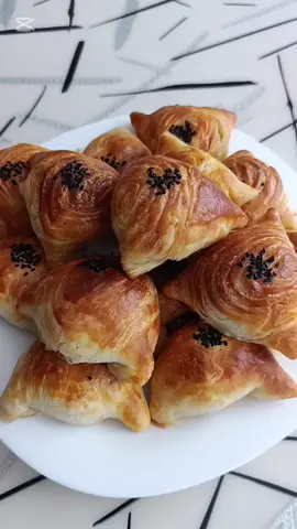 самса 1 кг муки 1 яйцо 1 ч лож соли 500 мл воды #самса #рецепт #вкусно #быстро #рецепты #keşfetteyizzz #рекомендациии #рекомендации❤️❤️❤️ #реком #германия #европа🇪🇺 #турция #америка 