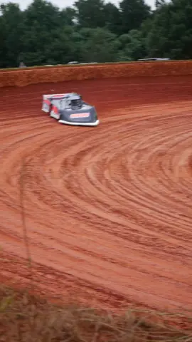 Blue Ridge Outlaws Sending It during hotlaps. #dirttrackracing #racing #dirtracing #latemodel #blueridgeoutlawlatemodels 