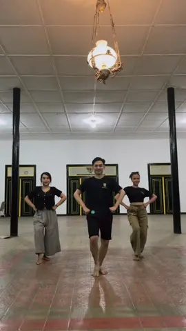 Lama bgt gk joget 😭🙏🏻 #alexa #fyp #senitari #uny #jogja #jogja24jam 