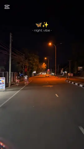NIGHT RIDE...👀✨🦋. . . . . . #night #nightride #tiktok #CapCut #vibe #fyp #music #relax #lyrics 
