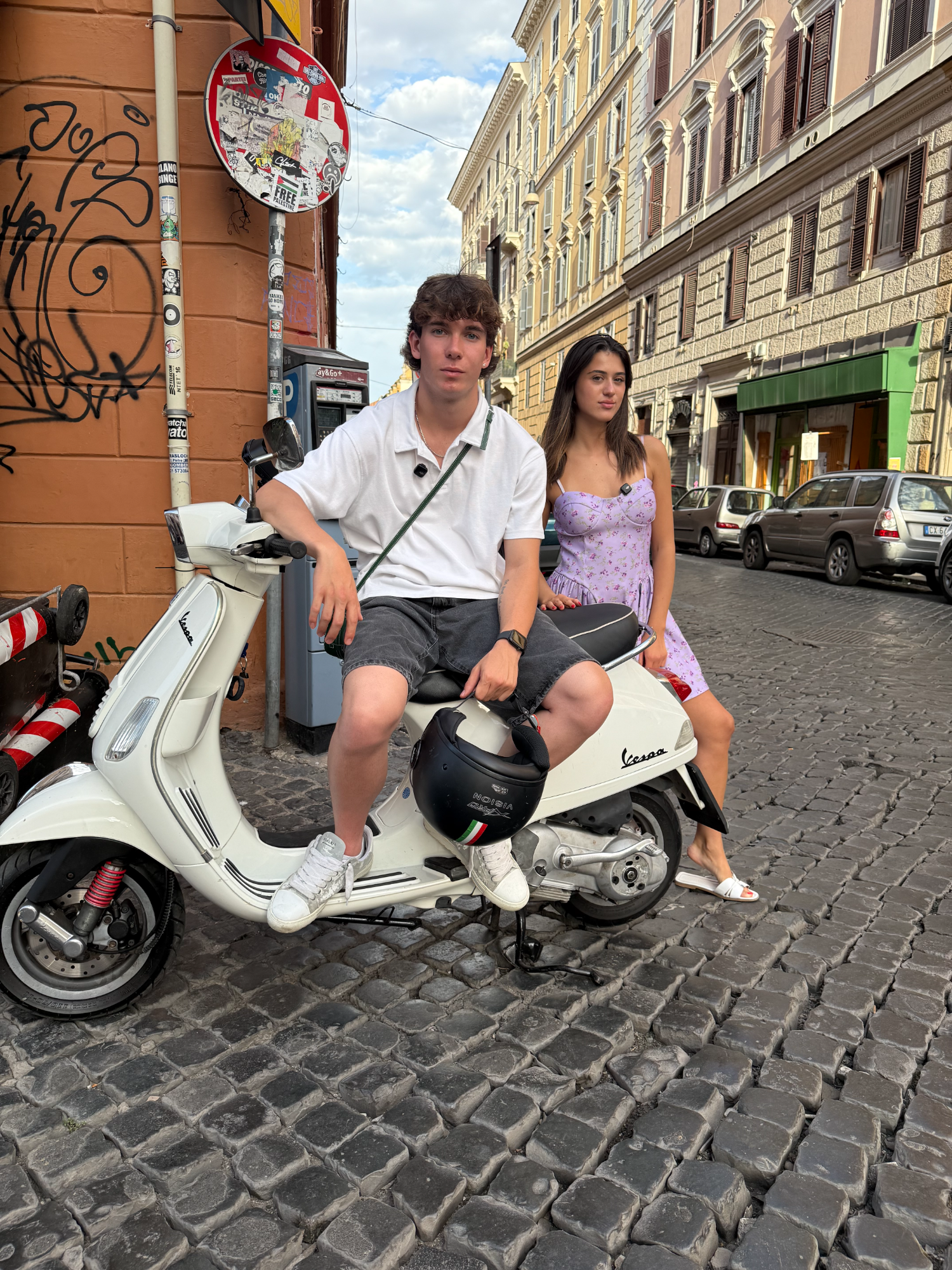 Roma senza stress? Si può fare 😌😎 🛵Vivi Roma come un vero local💨 💬Info WhatsApp: +39 3517820387 #vespalovers #noleggiovespa #vesparental #romainvespa #wheninrome #romatour #ztlroma #roma #localexperience #viaggiareinvespa #explorerome #travelitaly #noleggiovespaRoma