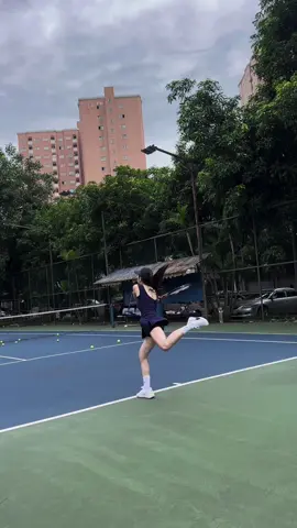 Đau không ? Đau sao không buông? 🤦🏻‍♀️🎾 #tennisgirls #fypシ゚ #relax 