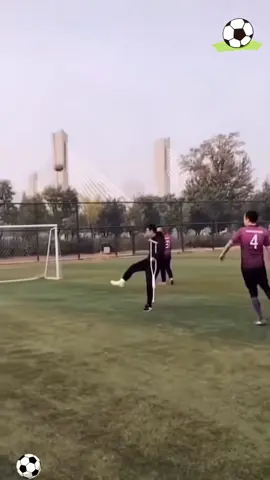 Funny football🤣🤣🤣#funny#funnyvideo#prankscare#forypu#funnytiktok#jumscare#prankdoll#possessed