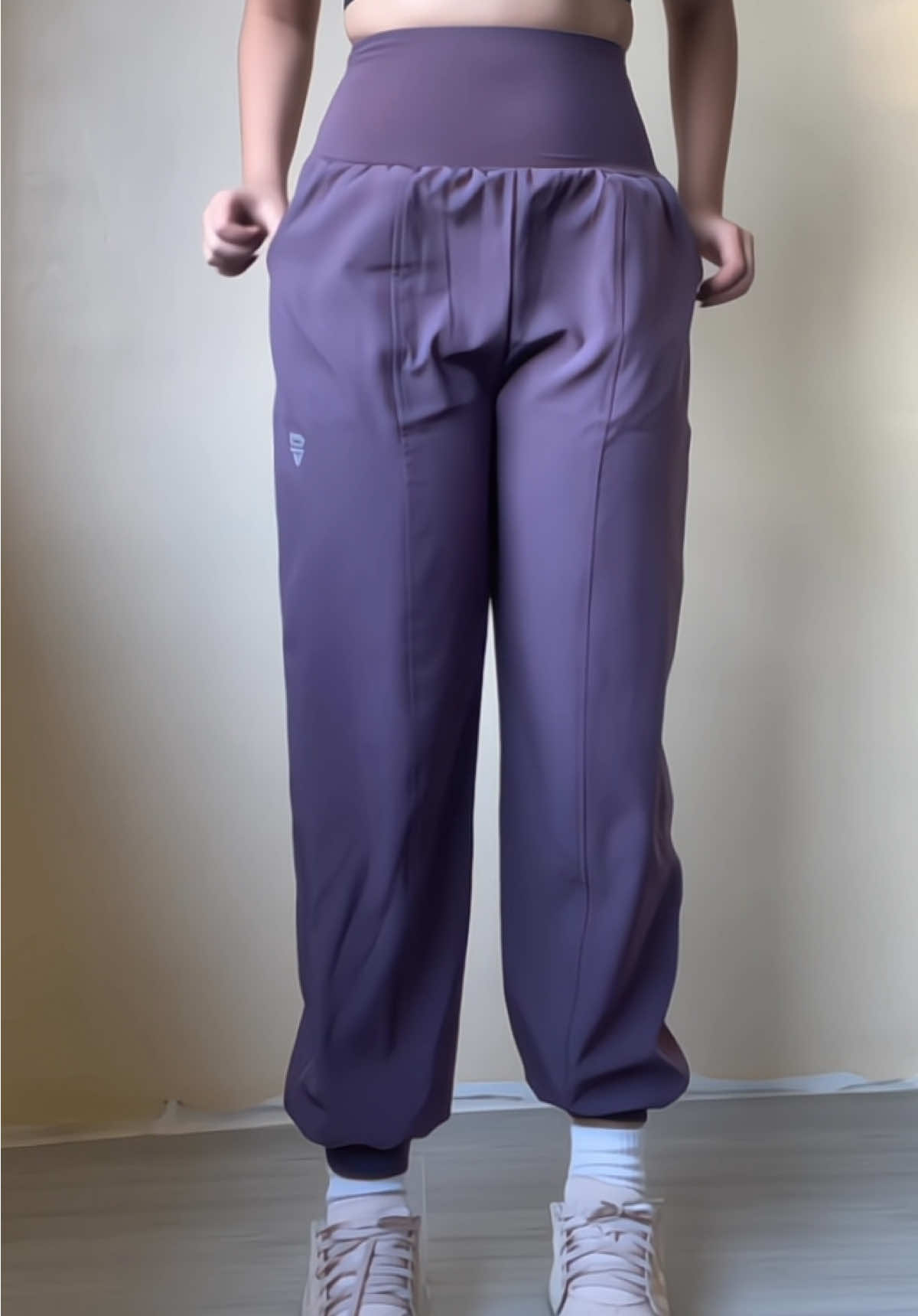 very comfy sweatpants 🙋🏻‍♀️🙋🏻‍♀️🙋🏻‍♀️#sweatpants #loosesweatpants #pants #fashion 