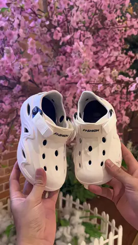 Tràn ngập hàng mới phục vụ các bé ạ. Giày thể thao mẫu mới 2025 #giaythethao #giaysneaker #giayhottrend #giaysieunhe #xuhuong 